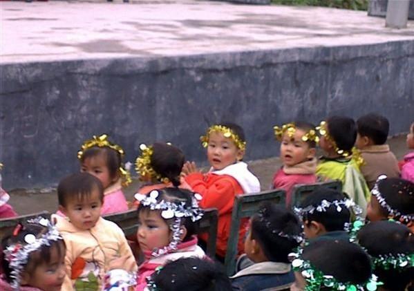 �໳����ʱ����ѧ�����ӡ���Щ��Ц����Щ���֡����ֻ�ܲ������ļ�������ȥ��ÿ��ÿ�����Ƕ���һ������ˣ��