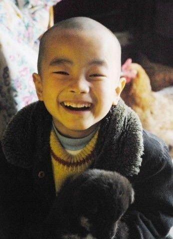 ֪�������尢�������������Լ��ģ�������������С�ڹ���Ц�ĺܲ��á�С���Ǵ�·�ϼ����ģ������Ⱥ��ؼ�����С���������Ǻ���̫�µ��ˣ�Ҳ�����Ǳȱ�ĺ��Ӹ��ܸо�����������С������