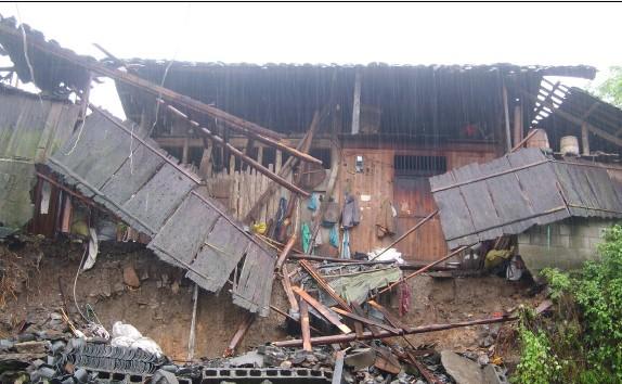 ���ں�ˮ���������𣨺��ϳ�Ϫ��