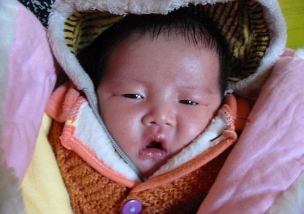 �ճ���������ʱ��С�Һ����Ƭ����ɫ���󣬿�������ʲô����