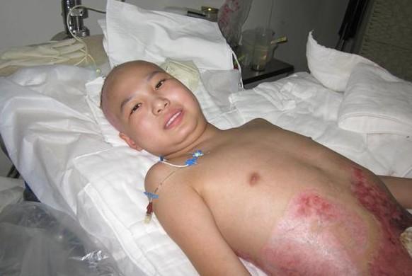 �������СŮ����Ȼ��ʹ������������ǻ��Ǽ��΢Ц�ı��飬СŮ���ܶ��´�������������ǰ���ᡣҲ����Ͱ����߿�