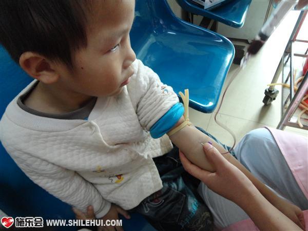 ���ǳ�Ѫ����Ѫǰ��飬���������ͷ������������˭��ʹ�ģ��ܵ�ÿ�ο�����簤����ʱ����������ķ��Ÿ�磬�����ȴ����Ѫ��᰽������������񣬴��������¾Ϳ�ʼ����Ѫ����Ѫ����֫��ͷ�ϲ�֪�����˶�����