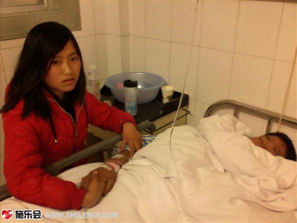 ���13���Ů������ξ������˻��Եĸ��ף�����չ��Լ��������ܵܺ������ಡ��үү��