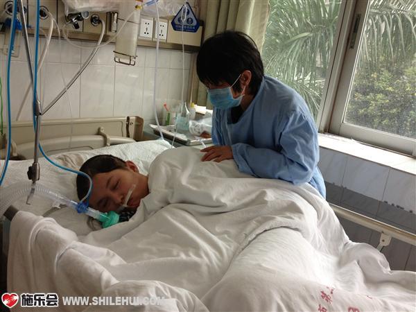 ����֢�໤�������������ԣ�����ĸ���ڸ����䱳��������˳˳���������������Ե�ʹ�࣬����ĸ����������ˮ��������