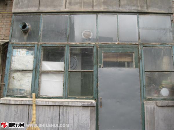 ��ĸ�¸ڶ��꣬���Ǽ�ͥ����΢���������ֻ���ס��20����ǰĸ�׵�λ�����ַ�ʱ�ָ���50ƽ���׵ķ�����