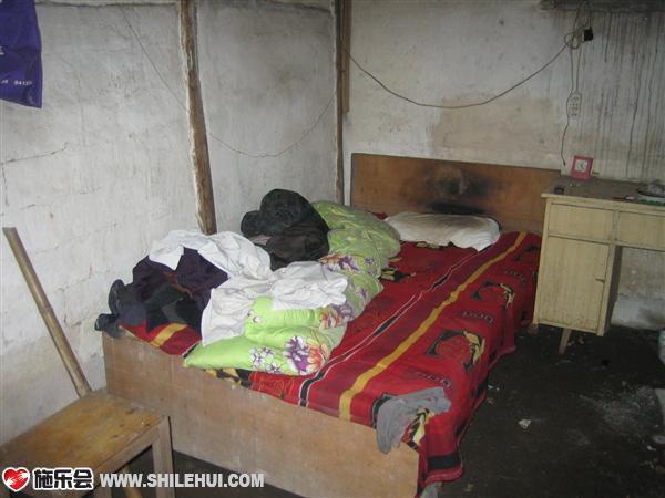 ���˼��еĴ��̣�����ǳ��ĳ�ʪ�����˿��ž��ģ�