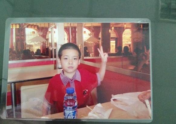 2012����һ��ͯ�ڸ���ĸһ��ȥ��������֮�����ε���Ƭ����ô˧���ĺ���ѽ