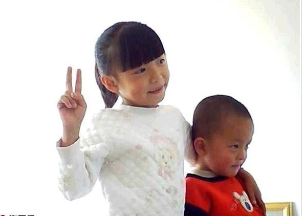 ���}��͵ܵܵĺ�Ӱ��С��һֱ�Ǵ��﹫�ϵ�С�ɰ����ǰְ������ֿ��