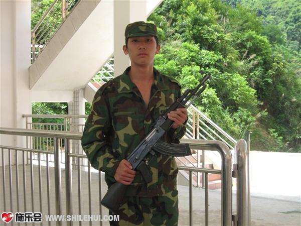 ����ʱ�ڣ�����˧���Ľ�����������װ���μ�ȫ���������