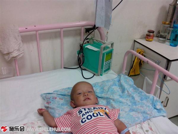 ����������С�����ӻ��������ѹ���С��һֱ΢Ц�ţ������Һ������Ķ�����