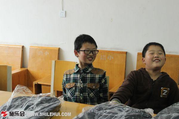 �������˸�������ţ�̣�С�����Ƕ��ǳ�����