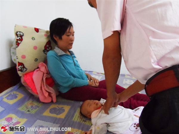 �ڼҵ�ʱ�򣬽��һ���չ˽��һ���չ˺��ӣ���㿴��������ѹ���