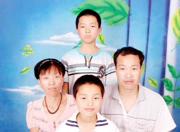 �������ʱ��ȫ�Ҹ��������м�Ϊ����ܣ���������һ���Ҹ��ļң�ȴ����ħ��ĥ���ķ���ɢ���Һ��ɷ��ڱ����չ������Ĵ���ӣ�С���ӽ�������ݼ�