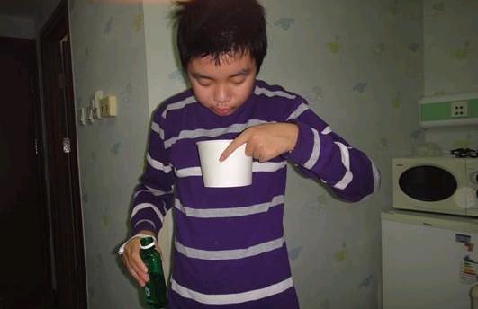 ������������ͷ�Ĵ󺹣�Ϊ��ֹ��Ⱦ��ÿ��Է�ǰ�������������Һ����