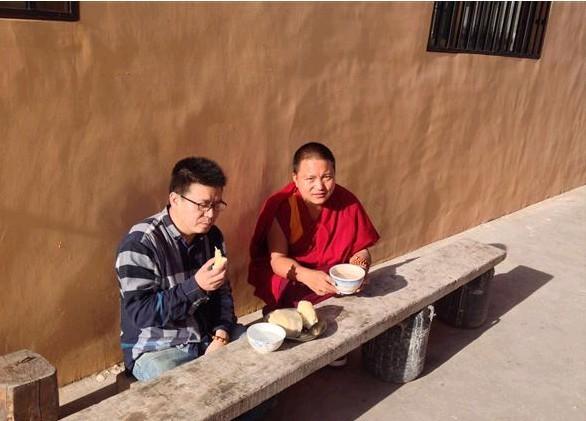 �緹û���ˣ�ֻ�а�ˮ����ͷ  