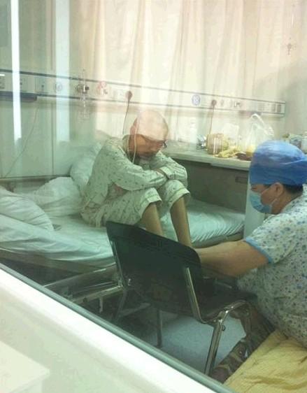 ��ĸ��ÿ�쾫�Ļ���֮�£�Ԭ����û�б���Ⱦ��ĸ�׹�����û