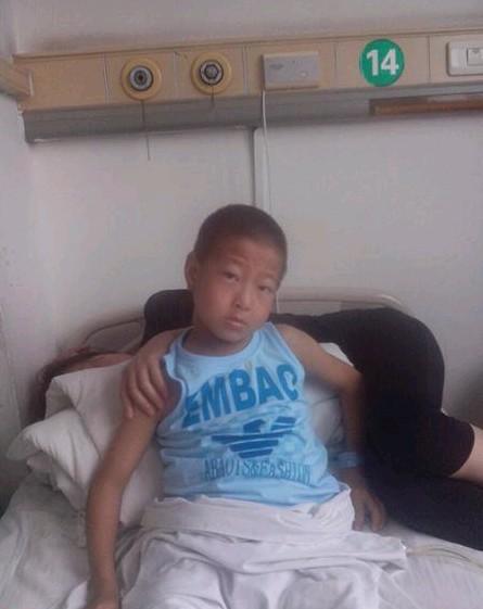 ������������ҽԺ����Ƭ����Ϊĸ�׳�ʱ����չ����۵�˯���ˡ�  