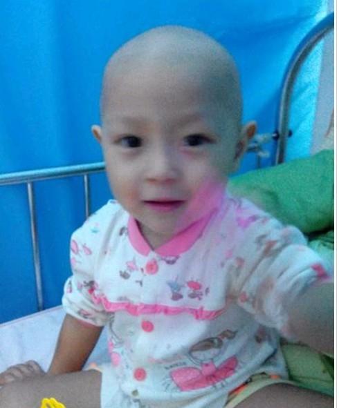 �����ҩˮ���ڹ����ˣ�С���÷ǳ����ģ�Ԥ����Ⱦһ����ֻ������ôС�Ĵ��ϲ�������������˵��������ؼҡ�