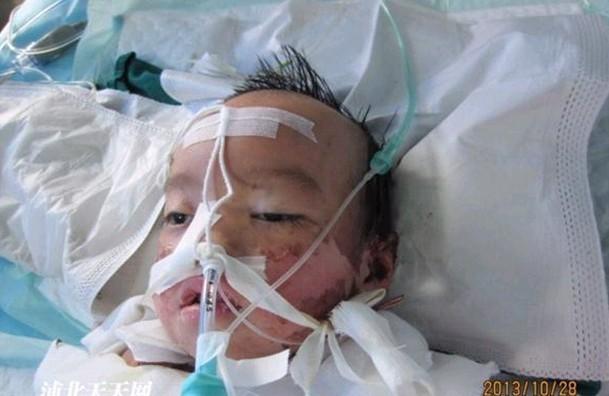 10��28�գ������е�����ȥ̽����С��Ө׼����ҩ