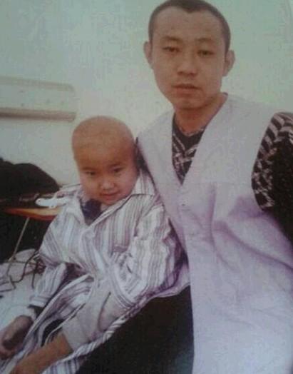 ��Ȼ�ڻ��ƹ�����Ҫ�����������ܵ�ʹ�࣬���Ǻ�����Ȼ��ǿ��΢Ц�ţ�Ը���ӵ�Ц��Զ����