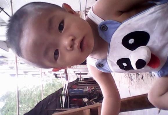 ����ǰ���λ���͸�ĸһ��ס�ڹ�����