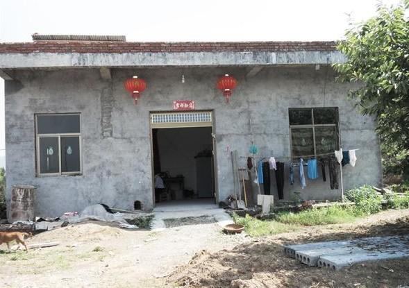 �����������Ϸ��ӵ����������ݺ��ɷ���������������һ��ķ��ӡ�