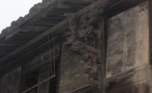 ʩɭ�ּҵķ�����Ϊ���ʧ�ޣ�����©�꣬ǽ���Ѿ�����