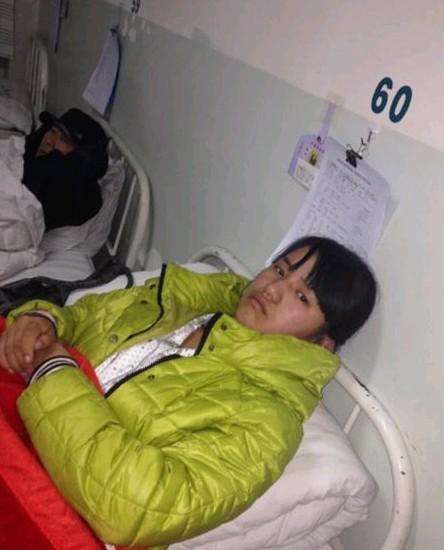 �ڲ����ϵİ���ϼ��һֱû��˿��΢Ц��һ�Ƕ�������η�壬�����Լ�����Ҫ����ʮ��������ѹ����  