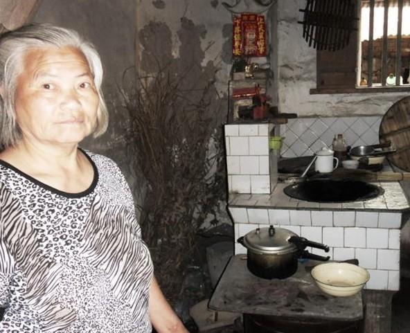 ���˺����˵�����վ�ڼ��ƽʱΪ��ʡ��Ǯ�������������շ��������ƾɣ�������������