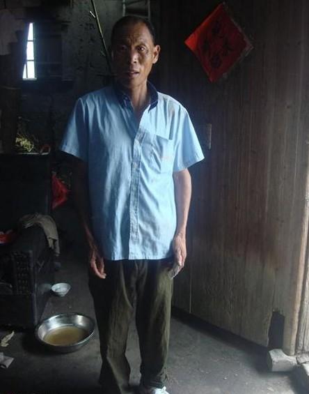 ���ĺ�վ�ڼ��ſڻ�ӭ��Ը�ߵĵ���