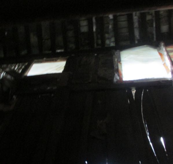 ��Т�Ǽ��������������С����ͨ�磬���ӵ�ǽ������ľ������