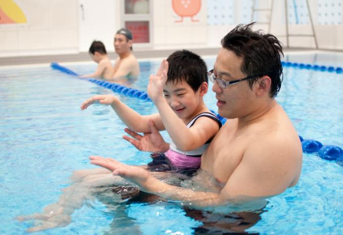 ��麢�ӽ���ˮ�Ƶļҳ���Ҳ��ˮ��ͺ������˸���һ���Ľ�����ˮ��Ҳ�ṩ������һ����ͨ������