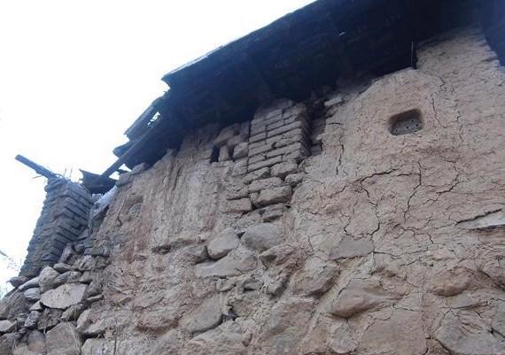 ��ס���˷��ݵ�ɽǽ����ˮϴ��ˢ�Ĳ������ӡ������ϵ�ʯ�����Ѿ�������ߡ�