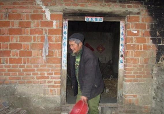 ���˻����չ��Լ������ܵ����Ժ��Լ�վ��������