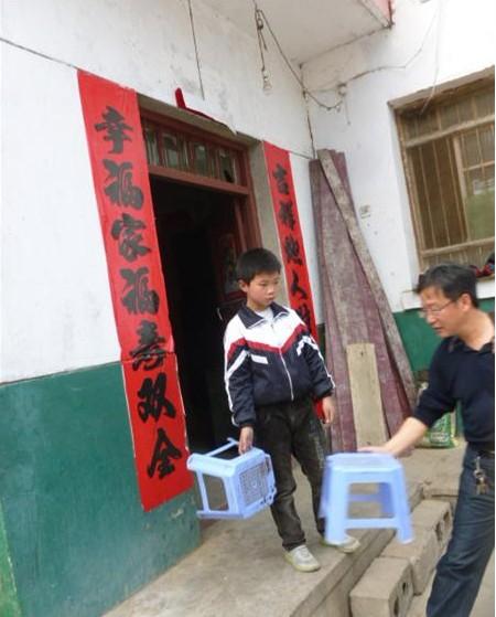 ��־ΰ�Ǹ��ܶ��µĺ��ӣ����ҵ��ǻ��������ģ�Ϊ��������Ƿ�¾޶����ծ