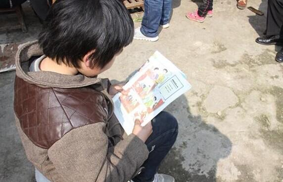 һ�п��������˾ͻ�Ŭ������ѧϰ��������֪��ֻ��֪ʶ���ܸı����ˡ�