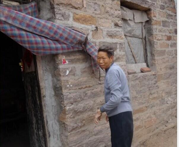 ������˥��ʯ�ᾩ���ˣ�����ǳ����ѣ�ϣ���к����˰�����κò����������ꡣ