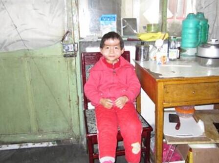 �����ڼ��յ���Ƭ������ֻ�м����򵥵ļҾ�