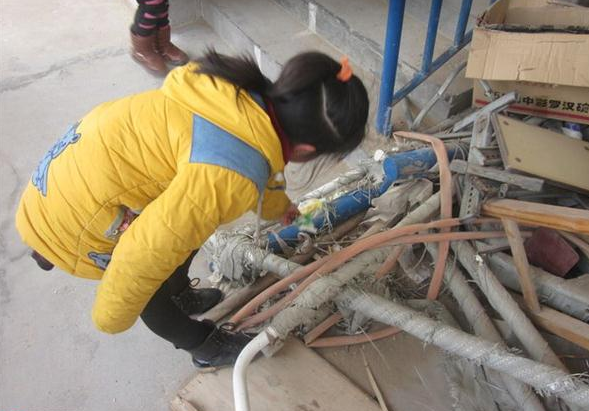 ���귫��һ�����ڿ�ĺ��ӣ���ѧУ����ʦ��ͬѧ����ϲ������