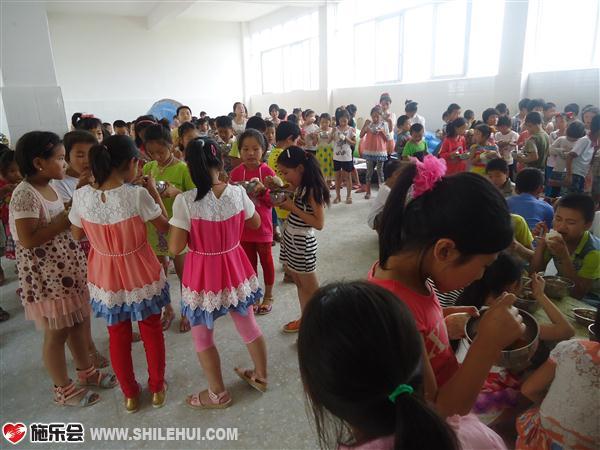 ��ѧУ������Դ��ѧ�����þ��ѣ���Ҫ֧���ǰ칫���Ѻ��ճ���֧��ֻ�ܱ�������ת������ûǮ������Σ�ѧ���ò�ֻ���ڼ��žɿ�����