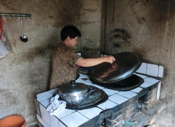 ���Ů��������ѧ����Ů��Ҫ���չˣ�������ֻ��һ�˳е���������ͥ���ص�