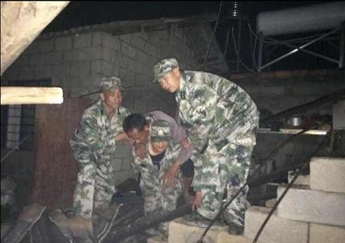 ��������ô�����й������귢չ�������������ʡ�����귢չ����Ṳͬ����&ldquo;ϣ�����̽���������ѧ�ж�&rdquo;�� ���ж�������ϣ����  ��1,000Ԫ���������һ������Сѧ�����У�����  ��3,000Ԫ���������һ���������У�ְУ������  ��30,000Ԫ������Ԯ��һ�俹��ϣ�����ҡ�  ��ӭС����������о��ȫ����������������ר����ơ�