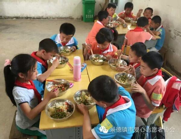 ��������ô���� ����Ŀ��״�� ��2011����&ldquo;������а���3Ԫ���Ҹ�&rdquo;��Ŀÿ��10�¾��������Ӱ�����ĸ����磺��ޥ���š�A_Lin��С������á���־�ֵȹ�ͬ��Ӧ���ٲ�����ƻ��������ɽ��ѧУ̽�á���Ŀ���������õ��ڶ����ˡ�������ʿ��֧�֣���ֹ2014��5����ļ���ƿ�151����Ԫ�� 2012��3��27��λ����ɽ�������д�����Ľ���Сѧ��ʽ���͡���ֹ��Ŀǰ�Ѿ�����ɽ�������н���Сѧ����ɽ�������ػ�ΰ��Сѧ����ɽ�����������ϴ�Сѧ����ɽ���ո���ɭ�������Сѧ����ɽ�ݵ²������ٴ�Сѧ����ɽ���Ѿ���ɫ�����߹ô�Сѧ6��ѧУ���͡� 2014��10�µ�7����ɽ���Ѿ���ɫ�������ϴ�Сѧ�����ͣ������ڼ䣬�����ͻ��𽫶�ѧУ�ƿ�ʹ���Լ����ִ���������ִ�кͼල��