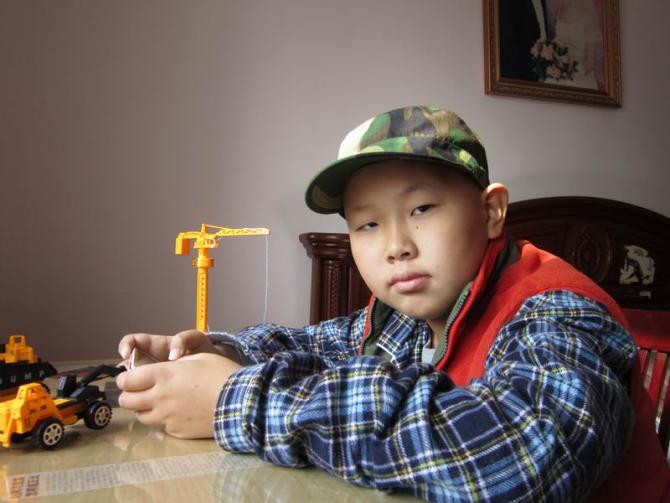 ��������ʦ��������ѧϰ�ɼ��еȣ�ƽʱ��ϲ���Ͽ�ѧ�Ρ���Ϣ�Σ��Կ�ѧ�ܸ���Ȥ���۲���������