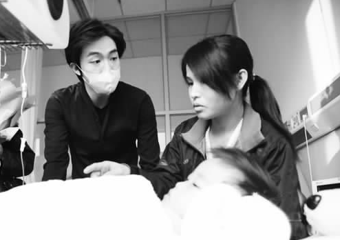 Со����ҽԺ����ʱ���������ǰ��������ϣ��Со������һ����ǿ��