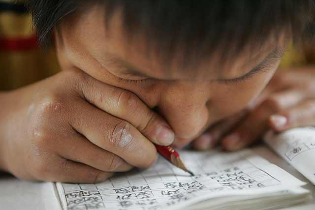 ���й��м��˸�������ᷢ���&ldquo;����äͯһ����&rdquo;������Ŀ��ּ�����ڳＯ�ƿ����ƶ��äͯ���Ķ��гɳ�����֪ʶ�ı����ˣ������й�ä�ĳ����縲��ȫ������äУ���ؽ�ѧУ�ķ������磬��֪ʶ�����塢���Ĺذ����ݵ�äͯ���С�