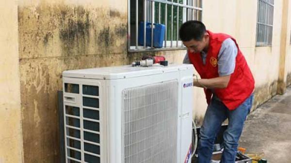 100Ԫ���������۸�Ϊ������������40Ԫ/̨����ɣ�տ��������ǣ�15Ԫ/����޽������ˮ5.5Ԫ/�У�����¶ˮ11.8Ԫ/ƿ��������6.5Ԫ/�У����;�5.3/�У������˵�6Ԫ/�У�ʮ��ˮ6.4Ԫ/�С�