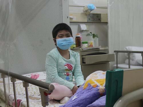 10����������һֱ������Ѫ������ά������������ÿ��һ�ε�15���һ��Ƶ������Ѫ���Դ�����Сѧ�󣬷���ÿ���¿κ��һʱ��Ͱѹ������ã�ϴ�裬�ȴ����������ʮ��Сʱ�������룬ÿ�춼����ظ��ţ�һ���˴Ӳ����ں�����ǰ��һ�����ᣬ��������ǿ�ֶ��£�����ֻ��͵͵�Ķ��������ᡣ