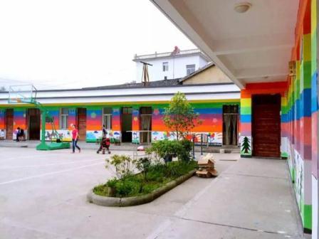 ��Ŀִ��Ԥ�� a) �滭���ʲɹ���������ϩ���ϡ��滭���ߵ����ʣ���ǽ������㣬ʣ�����ʽ�����ѧУ����������ѧ��600��*30Ԫ������600ƽ�ף�����18,000Ԫ b) ��������ƶ����ּܣ�25��*400Ԫ������2,000Ԫ���ܼ�20,000Ԫ��