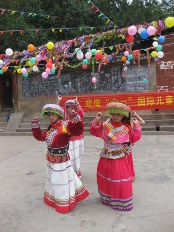 ����˭����ΰ��Ŀ�����������ʡ�������������������������ϣ��Сѧ������������������Сѧȫ��ʦ�����ƻ�֧��ѧУ��չ�����Ļ������������������������߽�У԰����������������赸���ֹ���֯�������ӣ�������ȤС�飬�ڻ���˽��Լ������壬�����Լ��������Ļ���